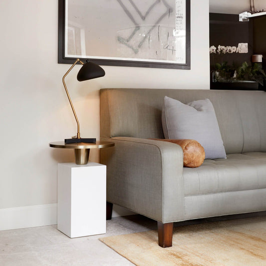 elegant halvard desk lamp